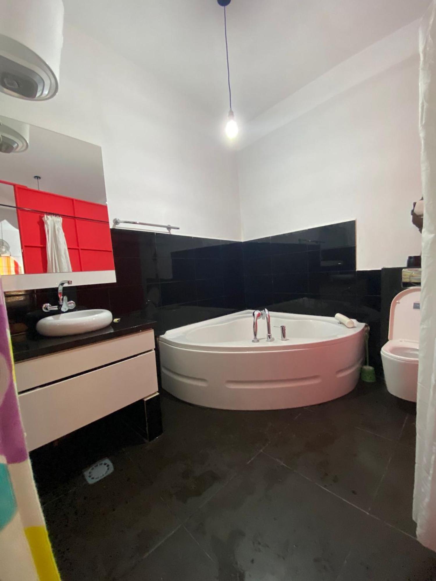 Hostal Valencia - Private Room With Bathroom Chefchaouen Exterior photo
